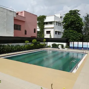 *** Hotel Golden Tulip India